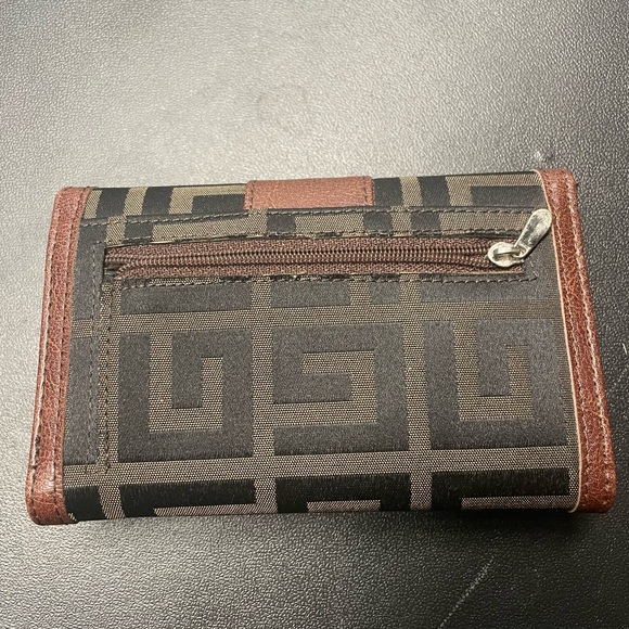 Classic Brown Leather Wallet - Picture 2 of 4